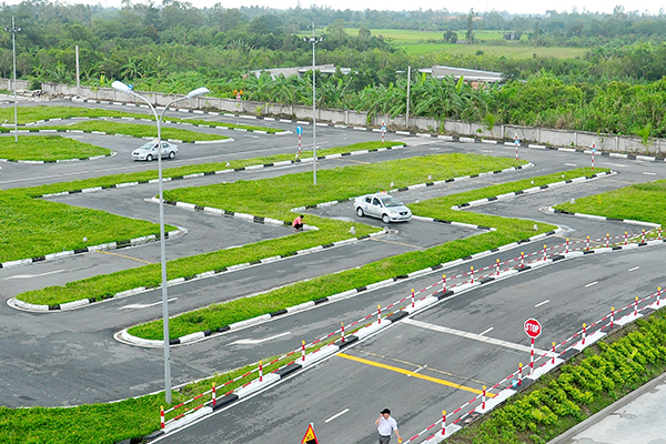 Sân sát hạch
